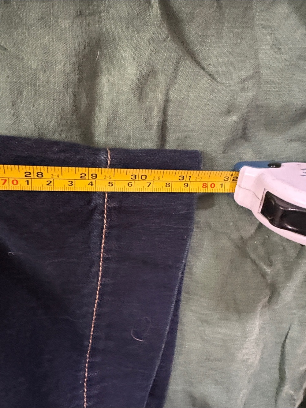 Levi’s | Women’s Wide Leg Jeans in Dark Indigo - Picture 7 of 9